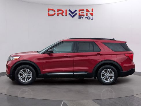 Used 2022 Ford Explorer XLT RWD image 4