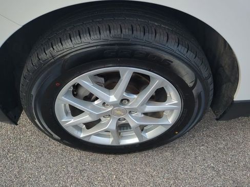 Used 2022 Chevrolet Equinox LS w/ LS Convenience Package image 10