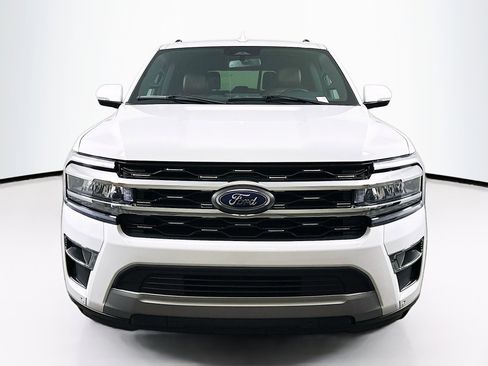 Used 2024 Ford Expedition Limited image 2