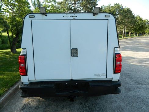 Used 2017 Chevrolet Silverado 1500 W/T AWD/4WD image 10