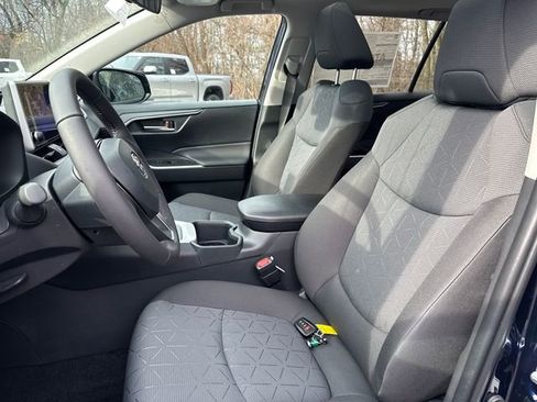 New 2025 Toyota RAV4 XLE image 38