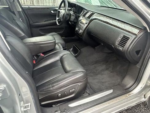 Used 2011 Cadillac DTS Limousine FWD image 16
