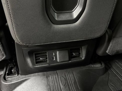 Used 2025 GMC Sierra 2500 SLE w/ SLE Value Package; AWD/4WD image 19