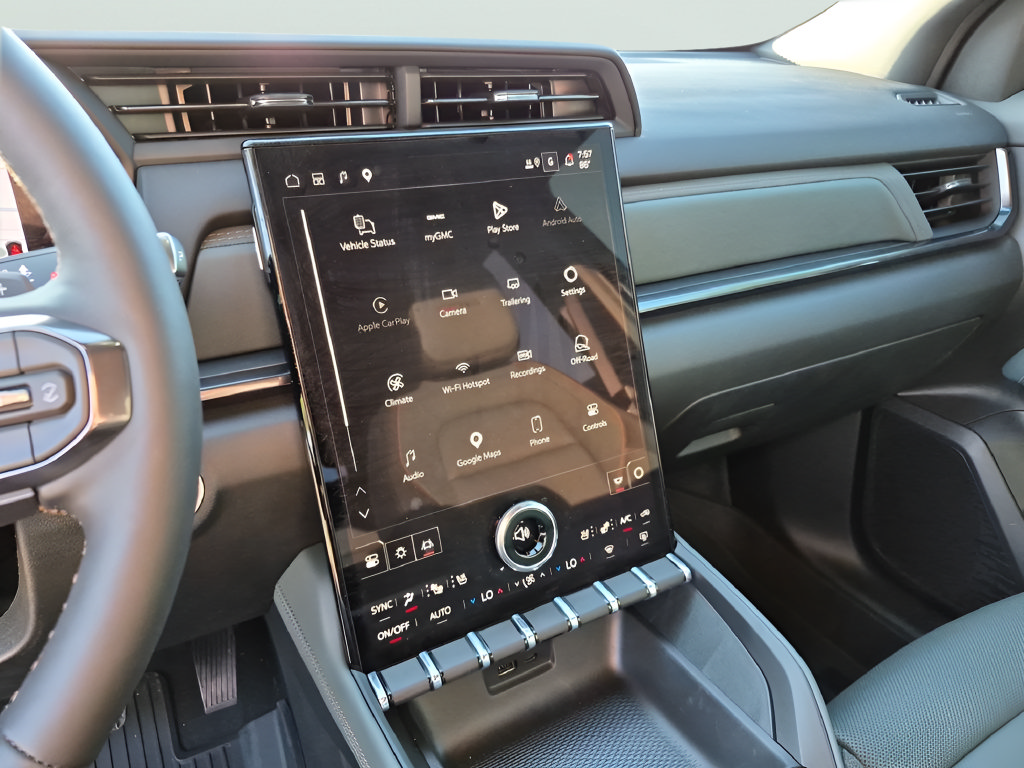 New 2027 GMC Terrain AT4 w/ Convenience Package III AWD/4WD image 28