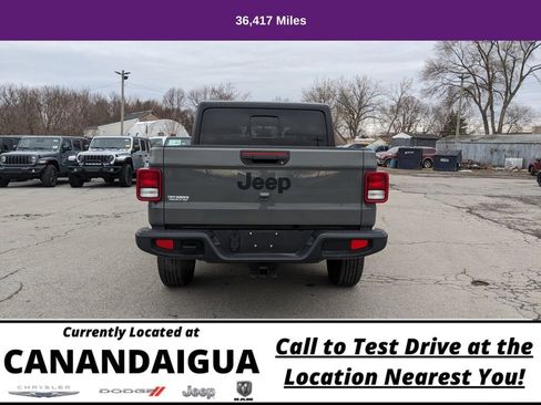 Used 2022 Jeep Gladiator Sport image 10