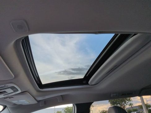 Used 2025 Toyota Sienna XLE FWD image 20