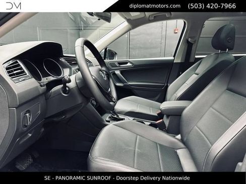 Used 2020 Volkswagen Tiguan SE w/ Panoramic Sunroof Package AWD/4WD image 18