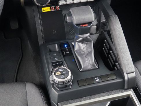 Used 2025 Toyota Tacoma TRD Off-Road image 23