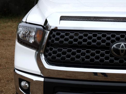 Used 2018 Toyota Tundra SR5 image 24