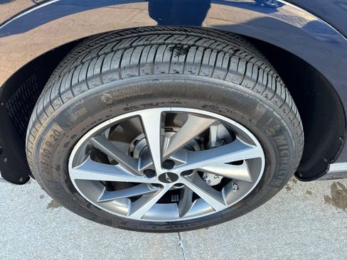 Used 2025 Genesis GV80 2.5T Advanced image 22