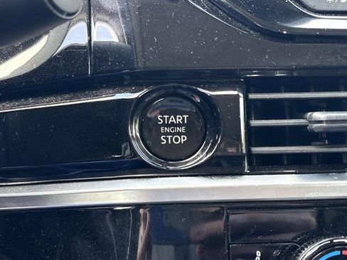 Certified 2025 Nissan Pathfinder SV w/ SV Premium Package FWD image 10