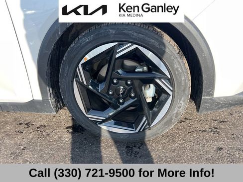 Certified 2025 Kia K4 EX image 22