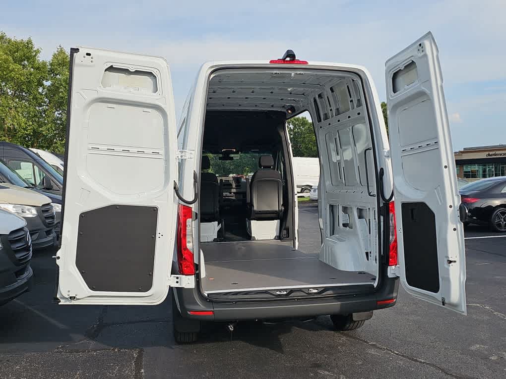 Used 2026 Mercedes-Benz Sprinter 2500 image 8
