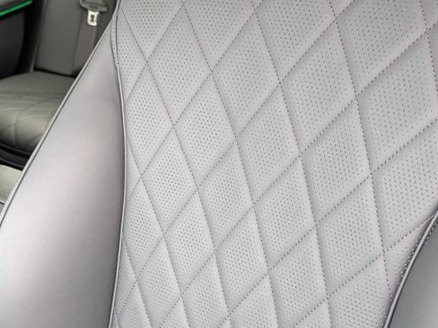 Used 2024 Mercedes-Benz E 350 4MATIC Sedan image 21