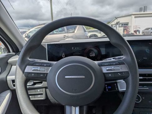 Used 2025 Hyundai Sonata SEL FWD image 17