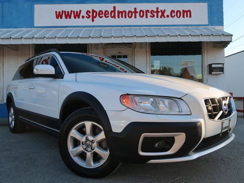 Used 2011 Volvo XC70 3.2 image 2