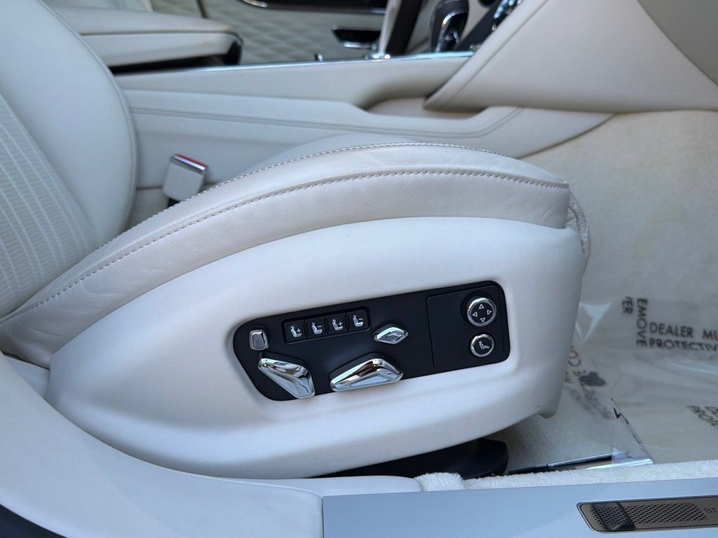 Used 2021 Bentley Flying Spur W12 AWD/4WD image 36