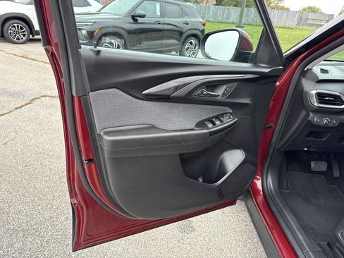 Used 2023 Chevrolet TrailBlazer LT image 10