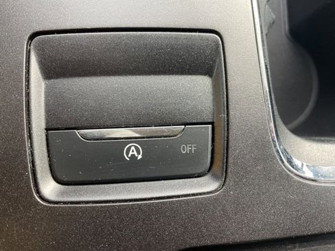 Used 2017 Ford Fusion SE w/ Fusion SE Technology Package image 44