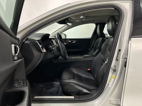 Used 2020 Volvo S60 T6 Momentum AWD/4WD image 4