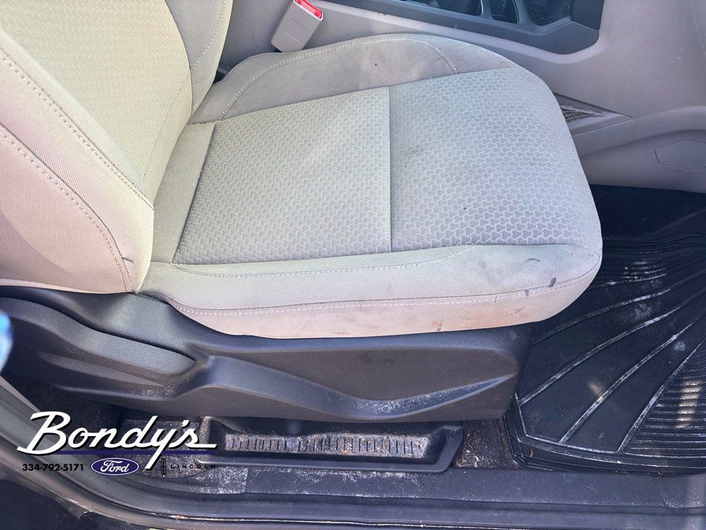 Used 2017 Ford Escape SE w/ Equipment Group 201A FWD image 5