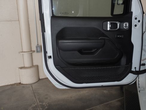 Used 2022 Jeep Wrangler Sport S image 33