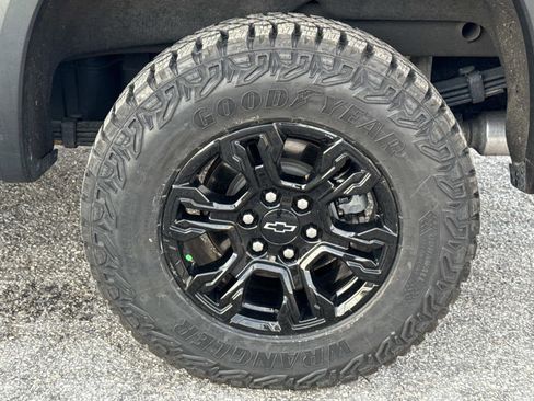 Used 2022 Chevrolet Silverado 1500 ZR2 w/ Technology Package image 12