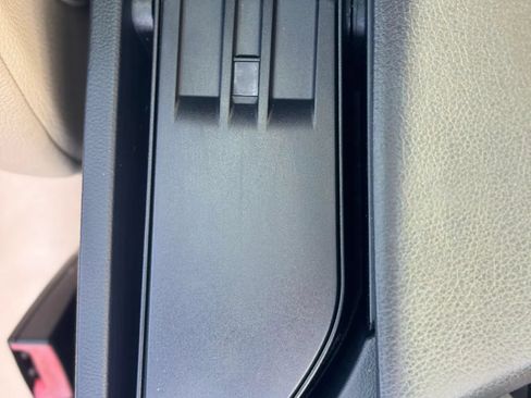 Used 2010 BMW 528i xDrive Sedan AWD/4WD image 25
