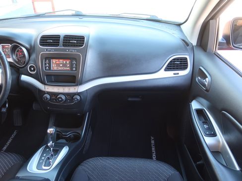 Used 2015 Dodge Journey SE w/ Flexible Seating Group image 15