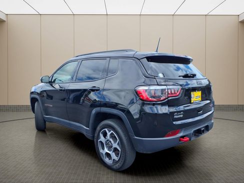 Used 2022 Jeep Compass Trailhawk w/ Trailhawk Convenience Group AWD/4WD image 9