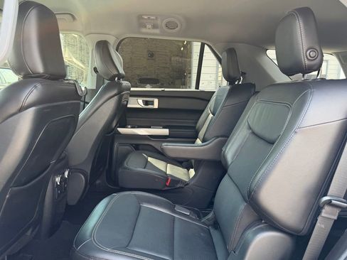 Used 2020 Ford Explorer Limited RWD image 14