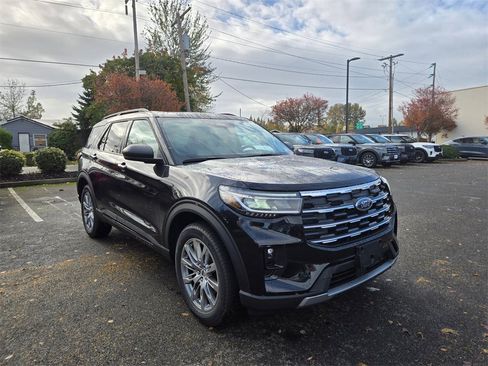 New 2026 Ford Explorer Active w/ Active Comfort Package image 3