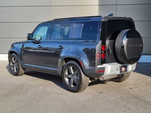 Used 2025 Land Rover Defender 110 S image 3