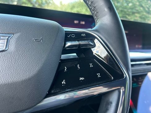 Used 2025 Cadillac Escalade Sport w/ LPO, ONYX Package RWD image 25