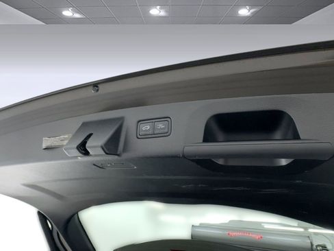 Used 2024 Kia Telluride EX w/ EX Captain's Chair Package image 28