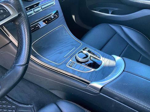 Used 2019 Mercedes-Benz GLC 300 image 16