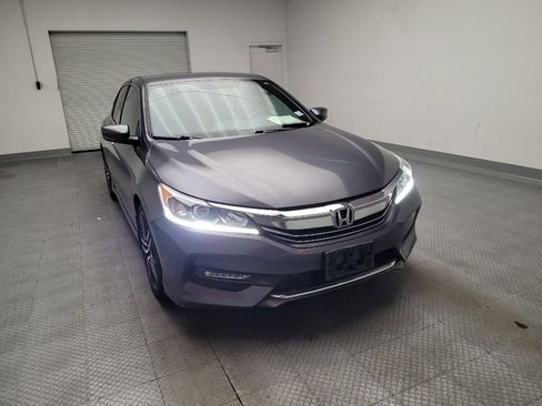 Used 2017 Honda Accord Sport image 14