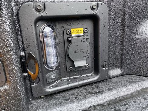 New 2026 Ford Maverick Lariat w/ Black Appearance Package image 18