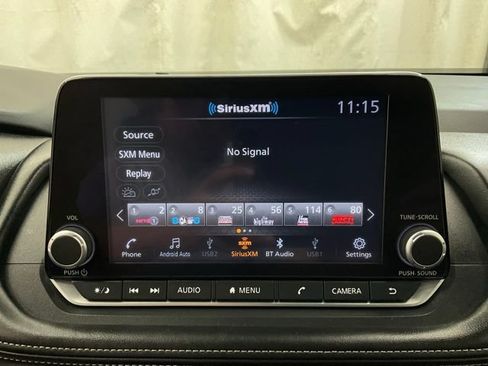 Used 2025 Nissan Rogue SV FWD image 18