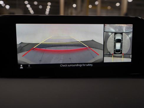 Used 2021 MAZDA MAZDA3 Hatchback w/Premium Plus Pkg image 29