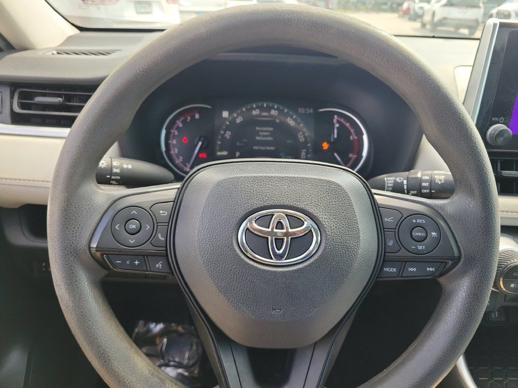 Certified 2024 Toyota RAV4 XLE w/ Convenience Package FWD image 8