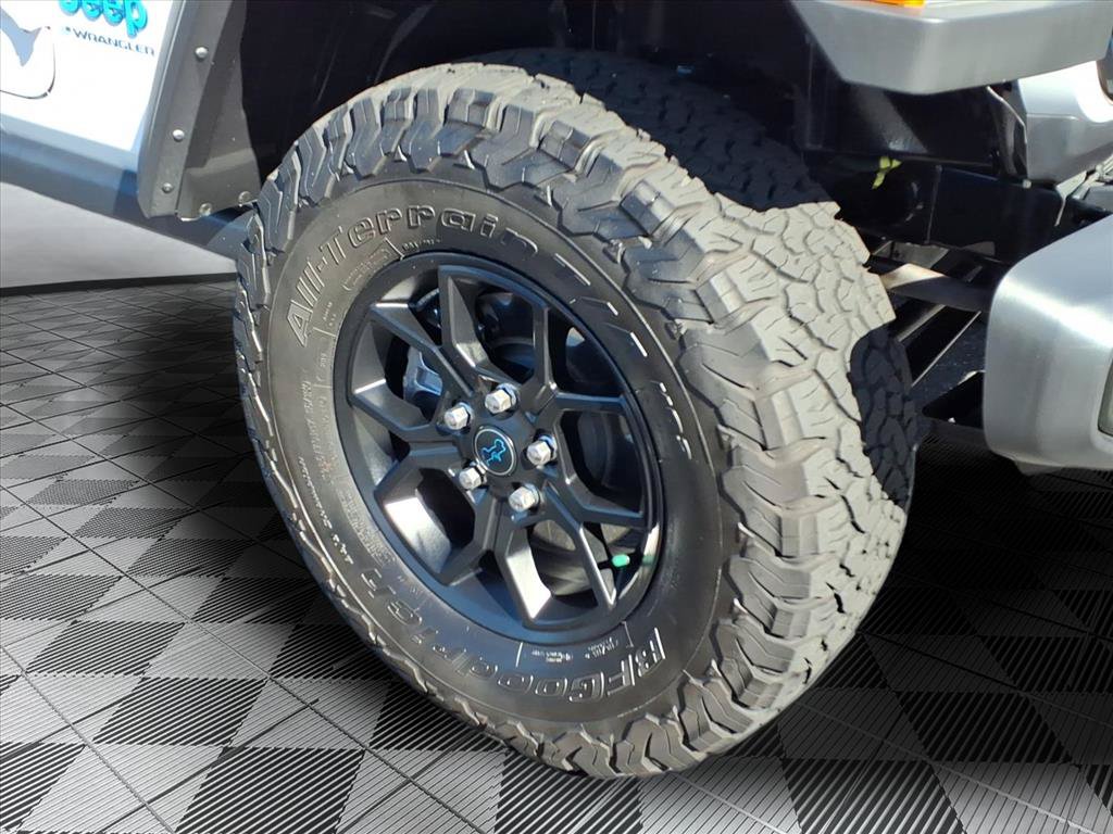 Used 2024 Jeep Wrangler Unlimited AWD/4WD image 30