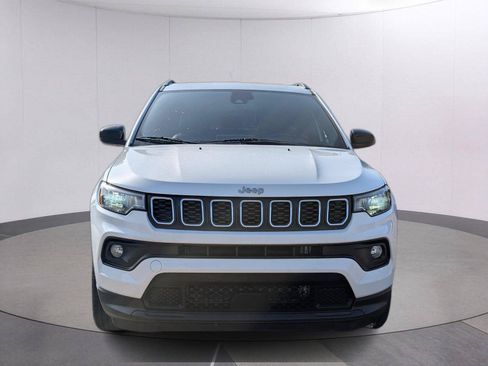 Used 2024 Jeep Compass Latitude AWD/4WD image 8