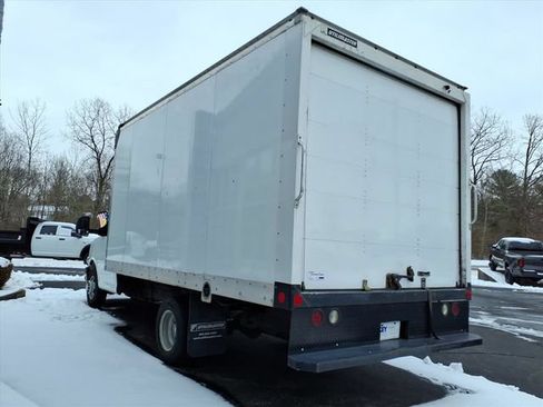 Used 2016 Chevrolet Express 3500 RWD image 5