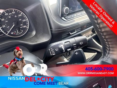 Used 2025 Nissan Rogue SV FWD image 20
