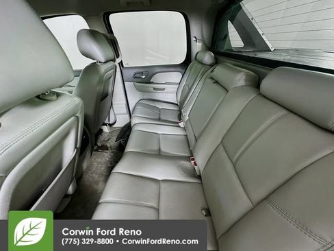 Used 2011 Chevrolet Avalanche LT w/ Suspension Package, Off-Road AWD/4WD image 21