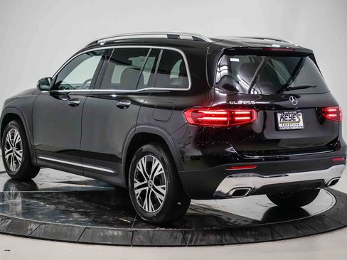 Used 2026 Mercedes-Benz GLB 250 image 2