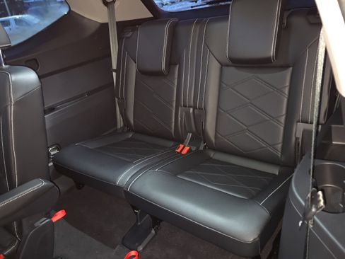 Used 2024 Volkswagen Atlas SE image 23