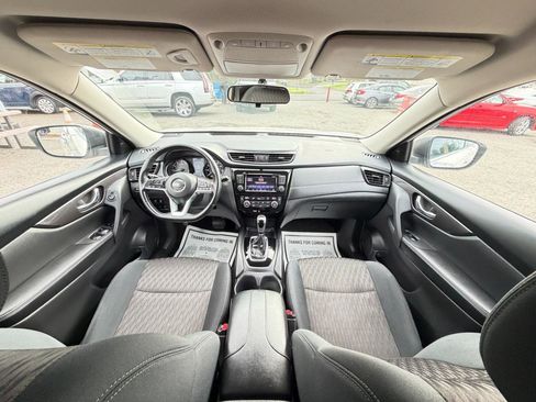 Used 2018 Nissan Rogue SV AWD/4WD image 25