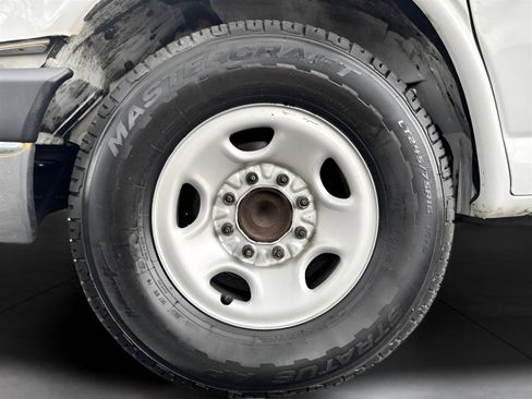 Used 2016 Chevrolet Express 3500 LT w/ LT Preferred Equipment Group RWD image 22